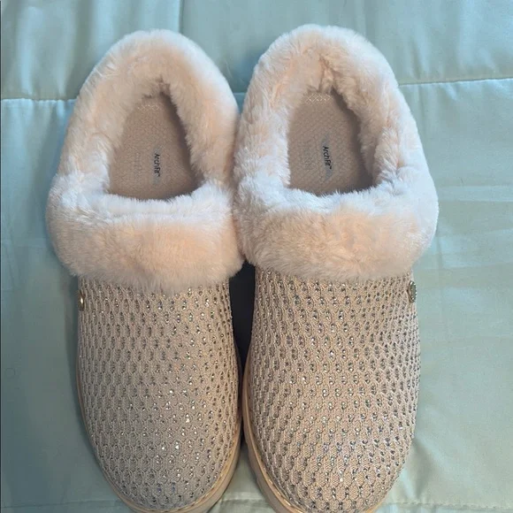 Skechers Cream Cozy Knit Slippers with rhinestone sparkles on top. - Picture 1 of 7